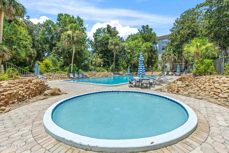2 bedroom Condominium at 640 N Nova Road #209, Tomoka Oaks Condo North, Ormond Beach — photo 5