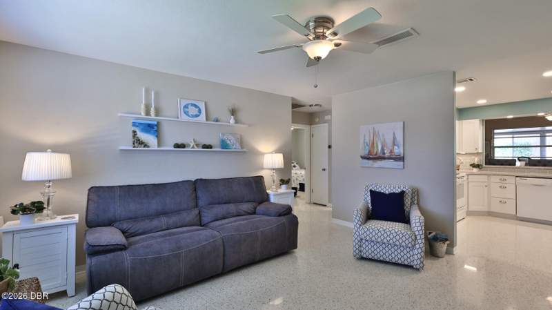 2 bedroom Single Family Residence at 4006 Cardinal Boulevard, Wilbur By The Sea, Port Orange — photo 4