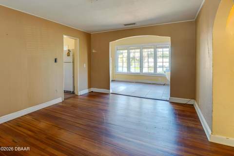 327 Mobile Avenue, Daytona Beach FL - photo 8 of 37
