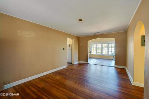 327 Mobile Avenue, Daytona Beach FL - photo 9 of 37
