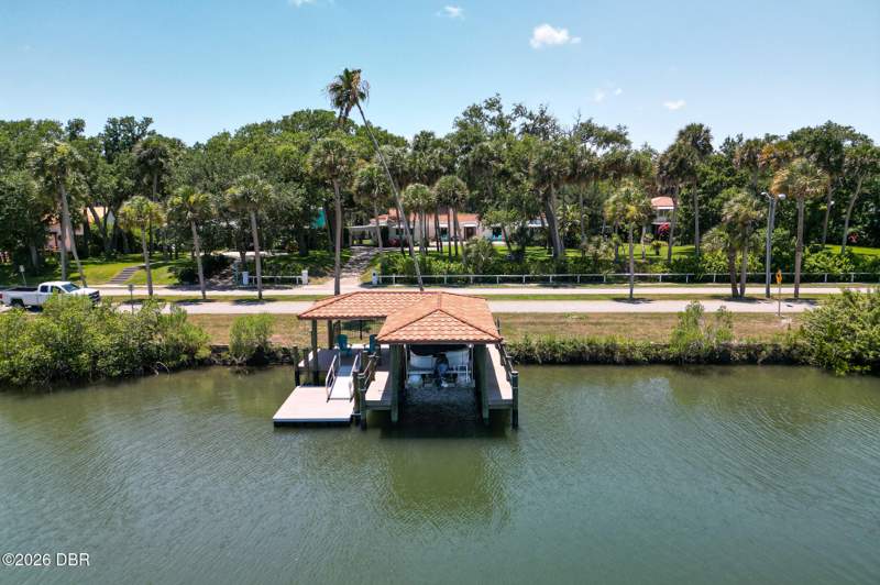 3 bedroom Single Family Residence at 636 N Riverside Drive, Riverside On The Park Condo, New Smyrna Beach — photo 4