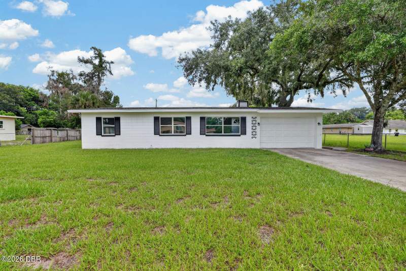 4 bedroom Single Family Residence at 7 Jeanette Drive, Not In Subdivision, DeLand — photo 2