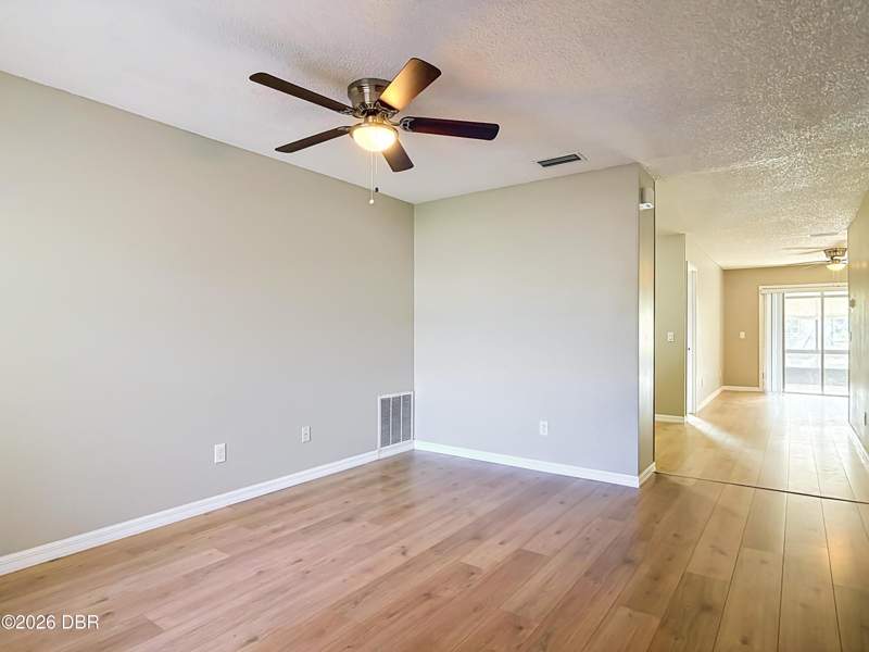 3 bedroom Single Family Residence at 651 W Blue Lake Terrace, Not In Subdivision, DeLand — photo 3