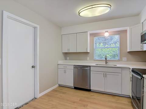 651 W Blue Lake Terrace, DeLand FL - photo 6 of 47