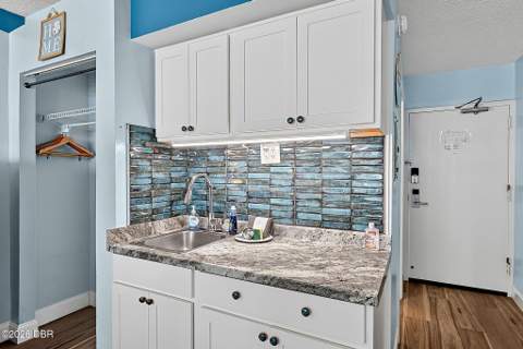 1909 S Atlantic Avenue #424, Daytona Beach Shores FL - photo 8 of 25