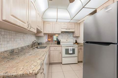 640 N Nova Road #504, Ormond Beach FL - photo 6 of 38