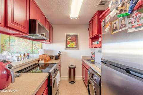 428 Auburn Drive #202, Daytona Beach FL - photo 8 of 15