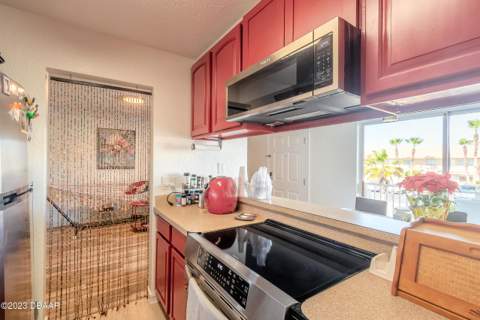 428 Auburn Drive #202, Daytona Beach FL - photo 9 of 15