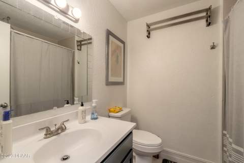428 Auburn Drive #202, Daytona Beach FL - photo 12 of 15