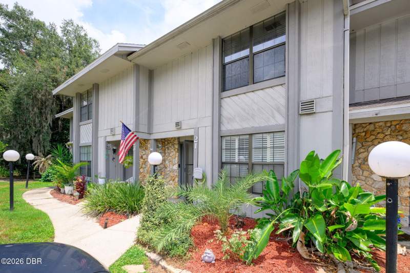 2 bedroom Townhouse at 21 Oakwood Park, Arbor Oaks, Ormond Beach — photo 2