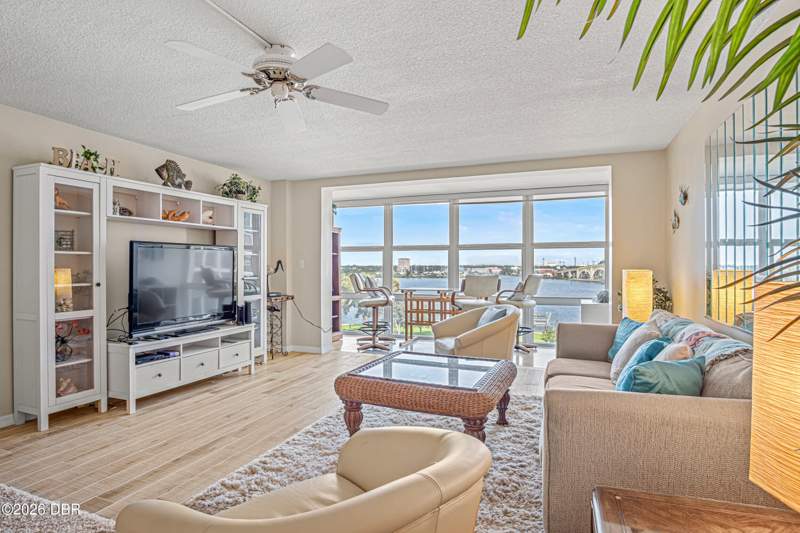 1 bedroom Condominium at 1224 S Peninsula Drive #514, Pendleton Club Condo, Daytona Beach — photo 3