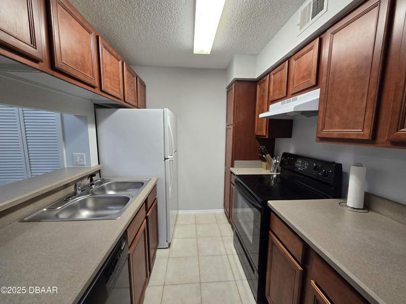 1 bedroom Condominium at 1401 S Palmetto Avenue #809, Preserve At Rivers Edge Condo, Daytona Beach — photo 2