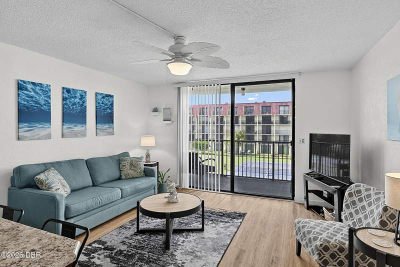1 bedroom Condominium at 1433 N Atlantic Avenue #329, Vantage Pointe Pool & Racquet Club, Daytona Beach — photo 4