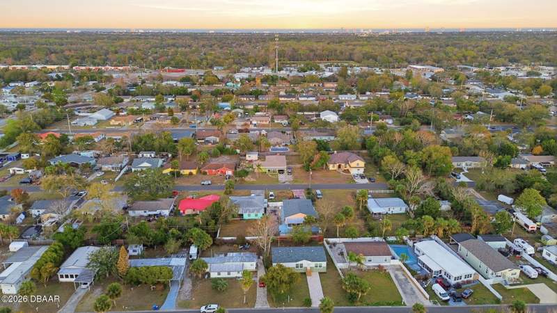3 bedroom Manufactured Home at 1913 Woodcrest Drive, Tropical Mobile Home Village, Ormond Beach — photo 5