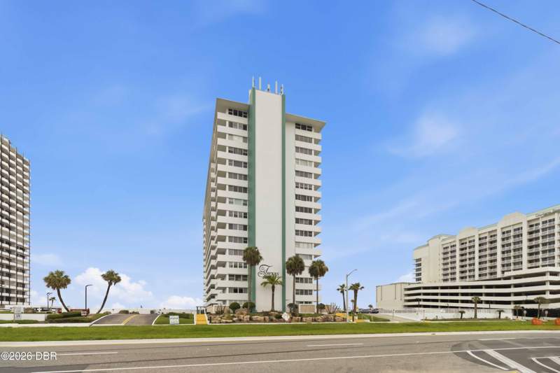 1 bedroom Condominium at 2800 N Atlantic Avenue #1105, Daytona Beach Ocean Towers, Daytona Beach — photo 2