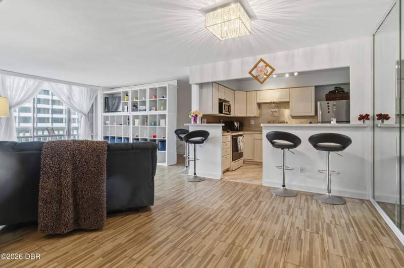 1 bedroom Condominium at 2800 N Atlantic Avenue #1105, Daytona Beach Ocean Towers, Daytona Beach — photo 3