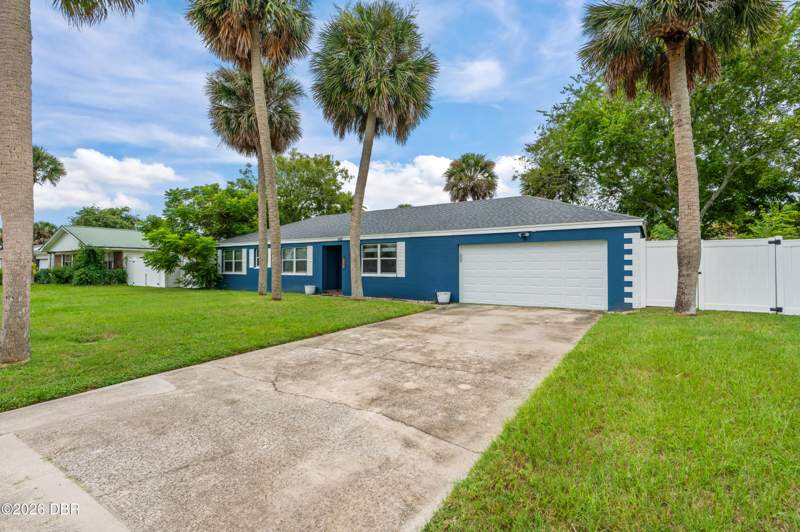 3 bedroom Single Family Residence at 882 W Coquina Drive, Coquina Lake, Daytona Beach — photo 4