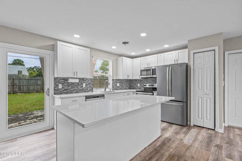 3 bedroom Single Family Residence at 882 W Coquina Drive, Coquina Lake, Daytona Beach — photo 5