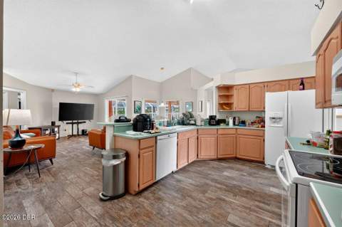 15 Spanish Waters Drive, Ormond Beach FL - photo 7 of 46