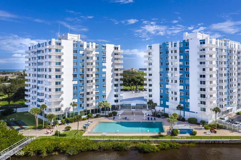 2 bedroom Condominium at 935 N Halifax Avenue #601, Bayshore Bath & Tennis Club Condo, Daytona Beach — photo 3