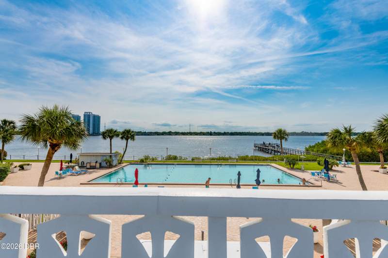 2 bedroom Condominium at 935 N Halifax Avenue #601, Bayshore Bath & Tennis Club Condo, Daytona Beach — photo 4
