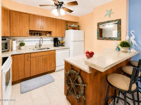 2800 N Atlantic Avenue #812, Daytona Beach FL - photo 9 of 39