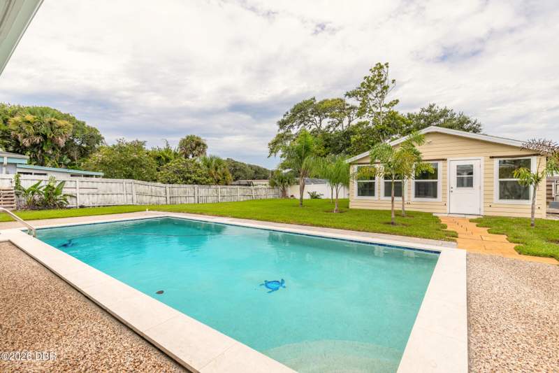 5 bedroom Single Family Residence at 808 E 16th Avenue, Fuquay, New Smyrna Beach — photo 3