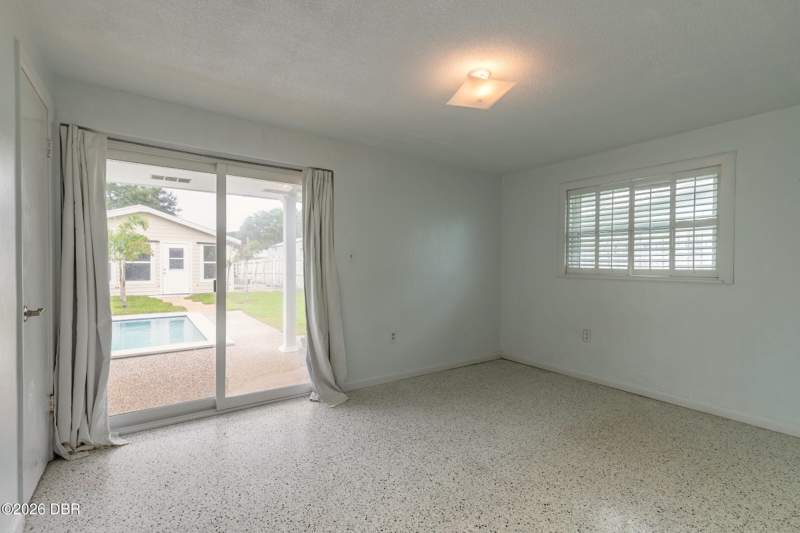 5 bedroom Single Family Residence at 808 E 16th Avenue, Fuquay, New Smyrna Beach — photo 5