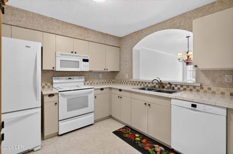 525 Lakebridge Drive, Ormond Beach FL - photo 20 of 95