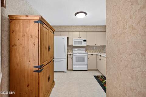 525 Lakebridge Drive, Ormond Beach FL - photo 21 of 95