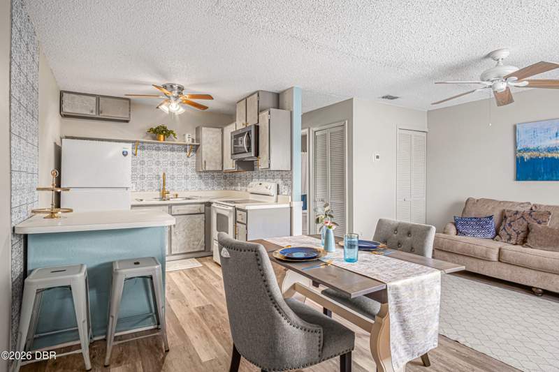1 bedroom Condominium at 1290 9th Street #506, Royal Palm Court Condo, Daytona Beach — photo 4