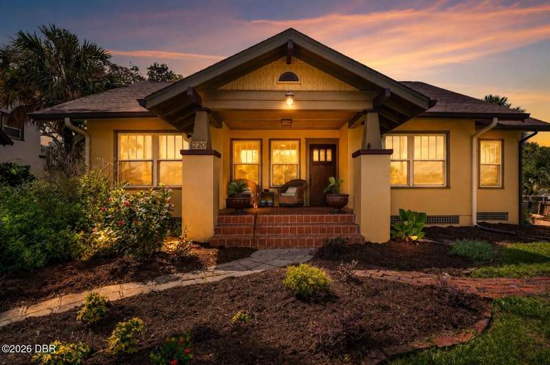 3 bedroom Single Family Residence at 220 Riverview Boulevard, East Daytona, Daytona Beach — photo 3