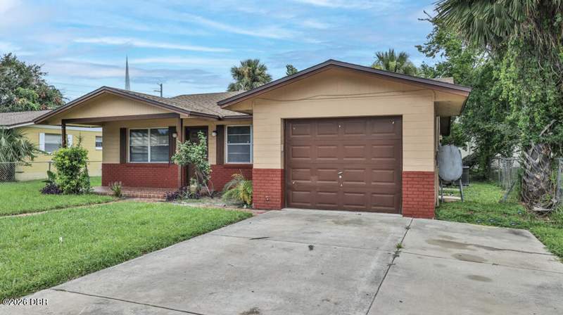 3 bedroom Single Family Residence at 347 Pleasant Street, Daytona Beach, Daytona Beach — photo 2