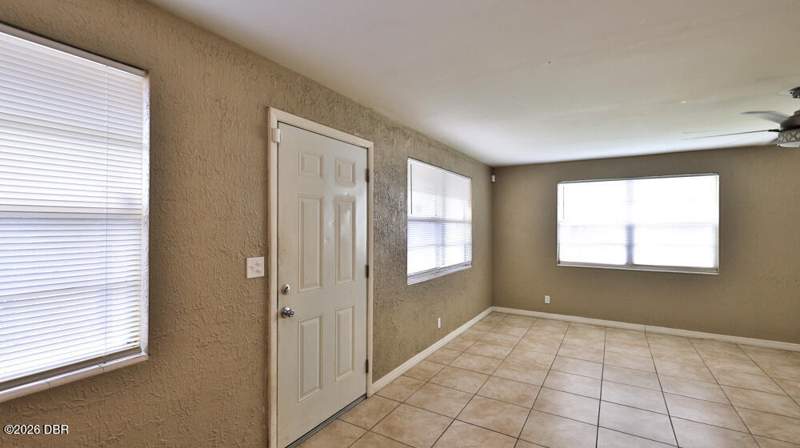 3 bedroom Single Family Residence at 347 Pleasant Street, Daytona Beach, Daytona Beach — photo 4