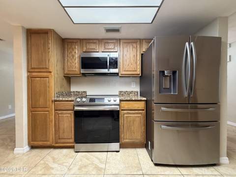 1013 Indian Oaks #E, Holly Hill FL - photo 21 of 26