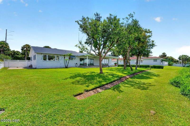 3 bedroom Single Family Residence at 448 Riverside Drive, Ormond Beach, Ormond Beach — photo 5