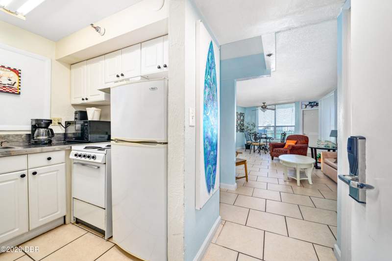 1 bedroom Condotel at 313 S Atlantic Avenue #602 & 604, Fountain Beach Resort Condo, Daytona Beach — photo 4