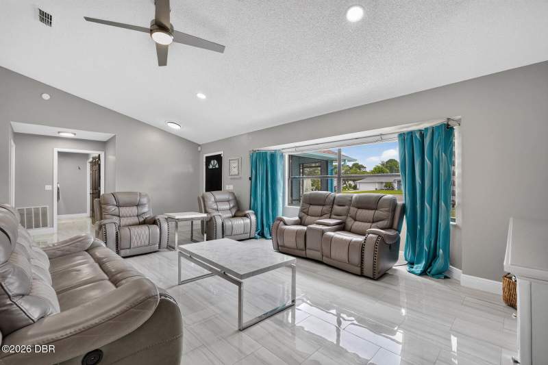 3 bedroom Single Family Residence at 1845 Willow Oak Drive, Not In Subdivision, Edgewater — photo 4