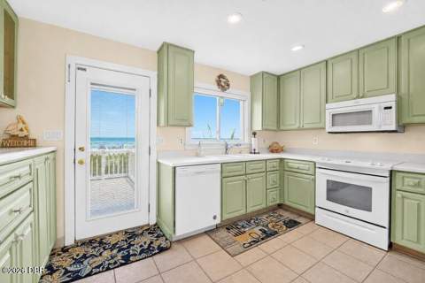 921 N Atlantic Avenue, New Smyrna Beach FL - photo 20 of 58