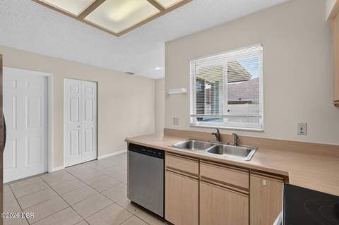 22 Pinelynn Lane, Palm Coast FL - photo 13 of 44