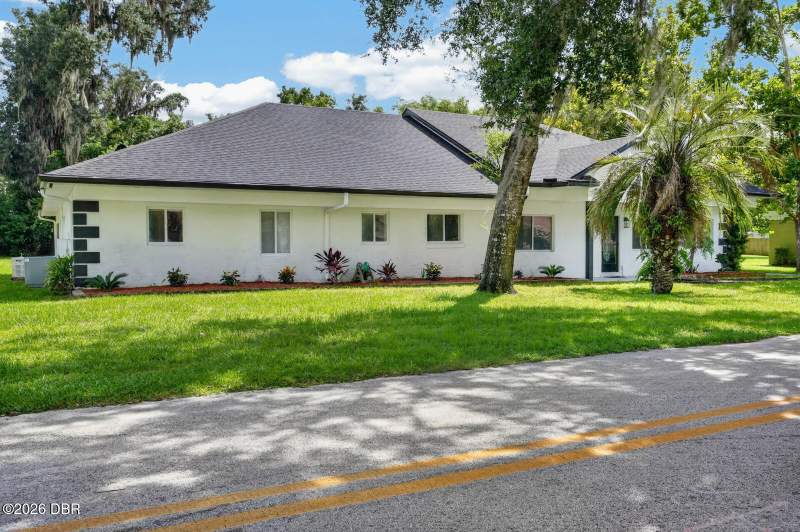 5 bedroom Single Family Residence at 730 W University Avenue, Not In Subdivision, DeLand — photo 3