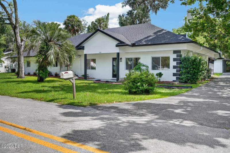 5 bedroom Single Family Residence at 730 W University Avenue, Not In Subdivision, DeLand — photo 4