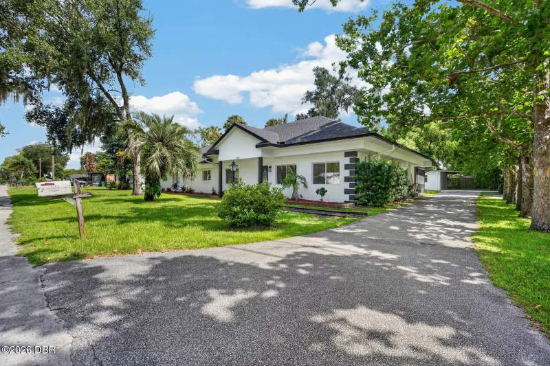 5 bedroom Single Family Residence at 730 W University Avenue, Not In Subdivision, DeLand — photo 5