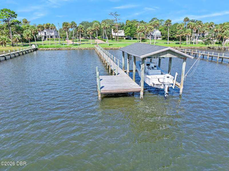 5 bedroom Single Family Residence at 94 N Beach Street, Not In Subdivision, Ormond Beach — photo 3