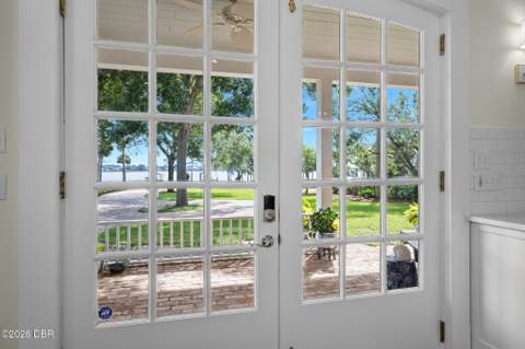 94 N Beach Street, Ormond Beach FL - photo 8 of 69