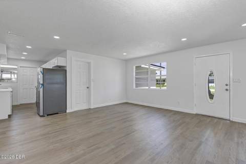 332 Williams Avenue, Daytona Beach FL - photo 6 of 38