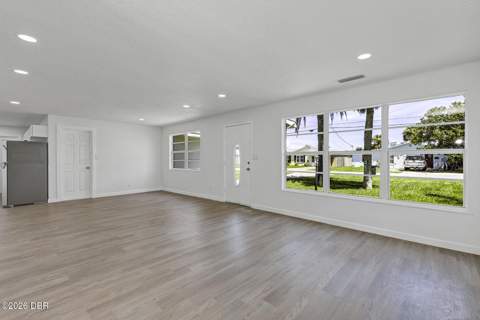 332 Williams Avenue, Daytona Beach FL - photo 11 of 38