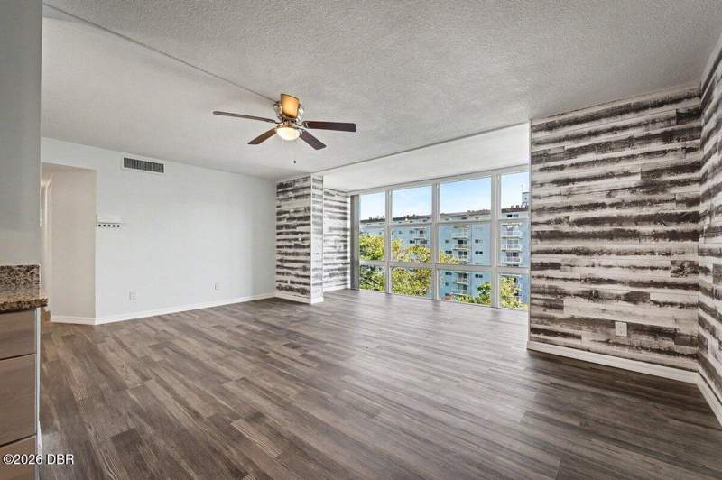 2 bedroom Condominium at 1224 S Peninsula Drive #621, Pendleton Club Condo, Daytona Beach — photo 4
