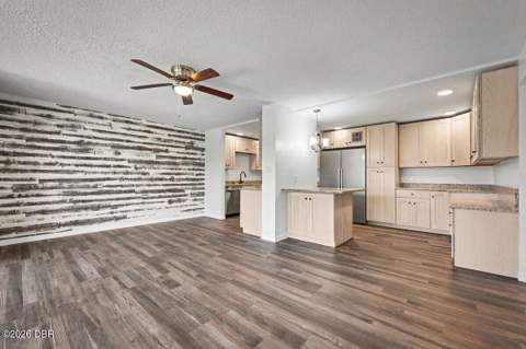 1224 S Peninsula Drive #621, Daytona Beach FL - photo 11 of 33