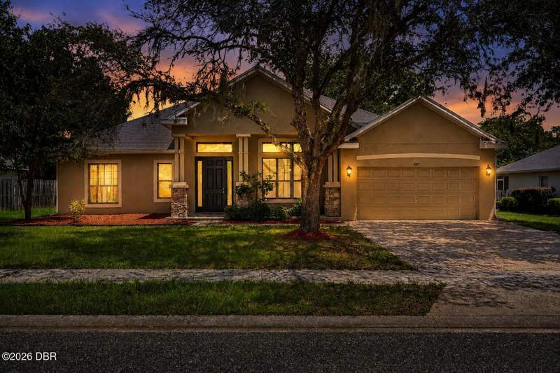 4 bedroom Single Family Residence at 1517 Clapton Drive, Glenwood Springsphase 1, DeLand — photo 3
